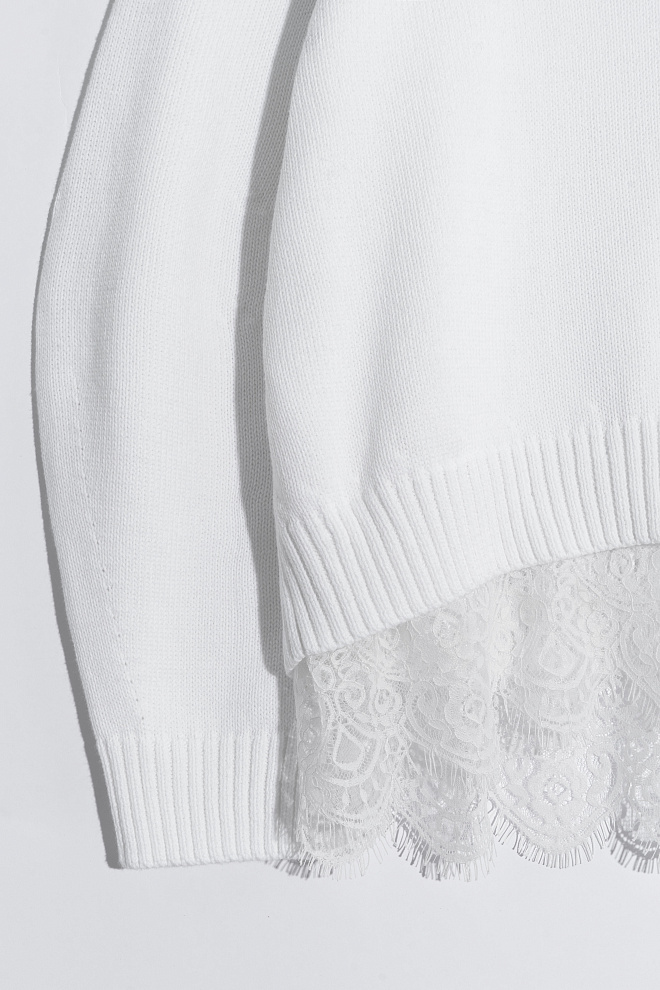 Джемпер с кружевом