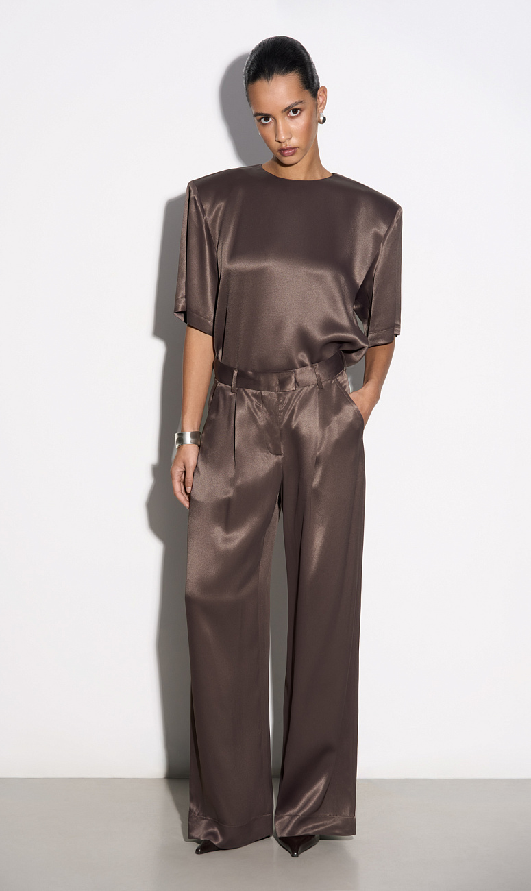 BRUSNIKA. Образ 63 из коллекции night collection