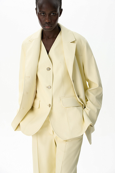 Жилет из экокожи