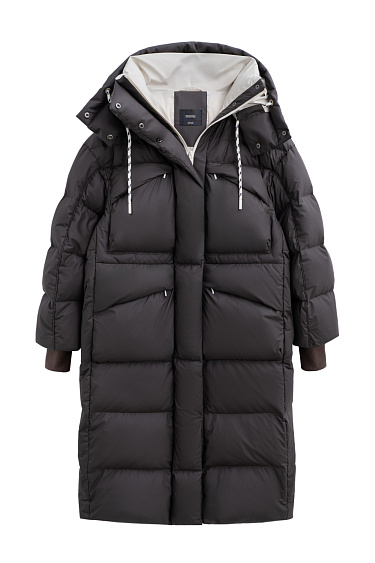 Объемный пуховик с большими карманами