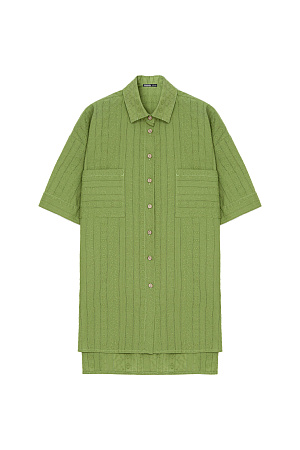 зеленый Рубашка из 100% хлопка. Модель прямого кроя, с отложным воротником и короткими рукавами. Застёгивается на пуговицы по всей длине. На груди расположены два накладных кармана. Ткань имеет текстурированную поверхность с вертикальными полосами и вышитым узором.