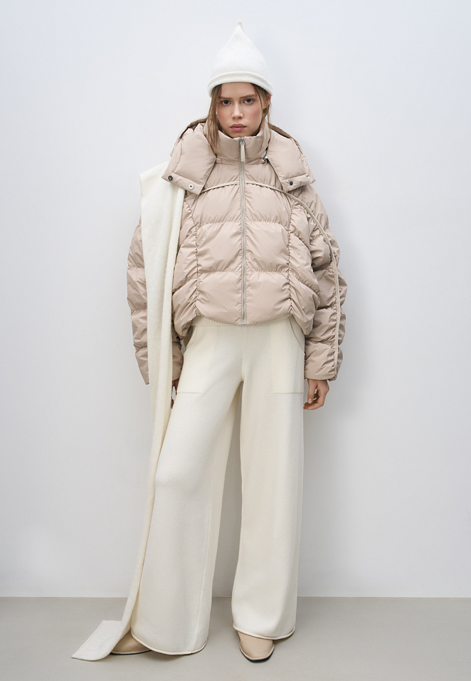 Стеганый пуховикик с капюшоном