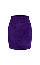 Юбка длины мини из вискозы с текстурой бархата. Модель приталенного силуэта с эластичным поясом. Дополнить образ можно топом в таком же стиле.