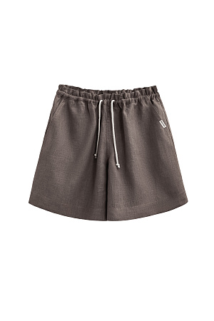 коричневый Короткие шорты из 100% льна. Модель свободного кроя, с поясом на кулиске и боковыми карманами. 