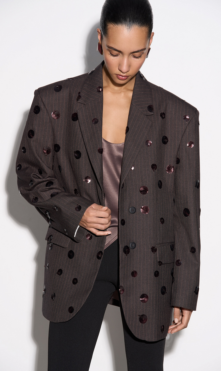 BRUSNIKA. Образ 61 из коллекции night collection