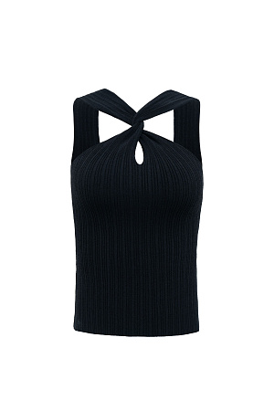 черный Трикотажный топ с двойным перекрутом на груди. Модель приталенного силуэта с открытыми плечами.