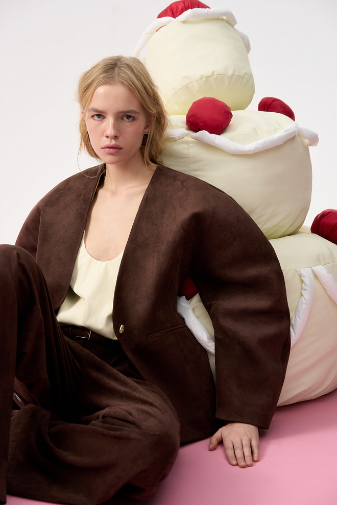 Жакет с объемными рукавами с отделкой под замшу 