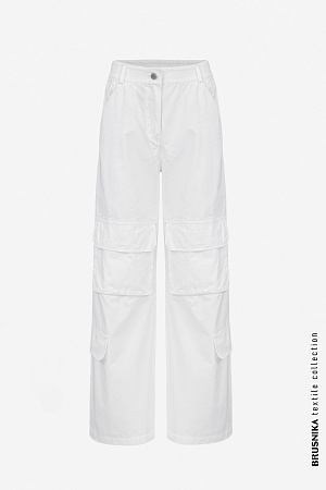 белый Брюки карго из 100% хлопка. Застежка на молнию и пуговицу. 