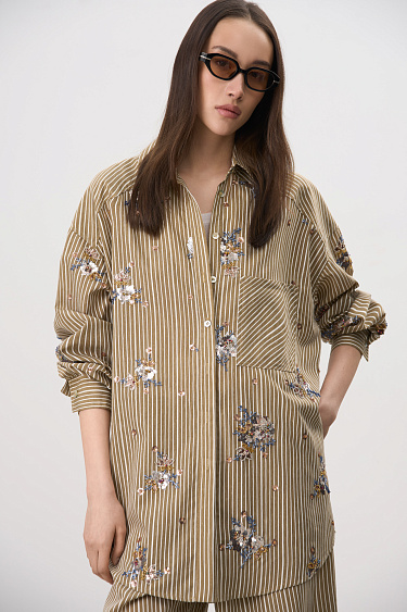 Рубашка, расшитая пайетками