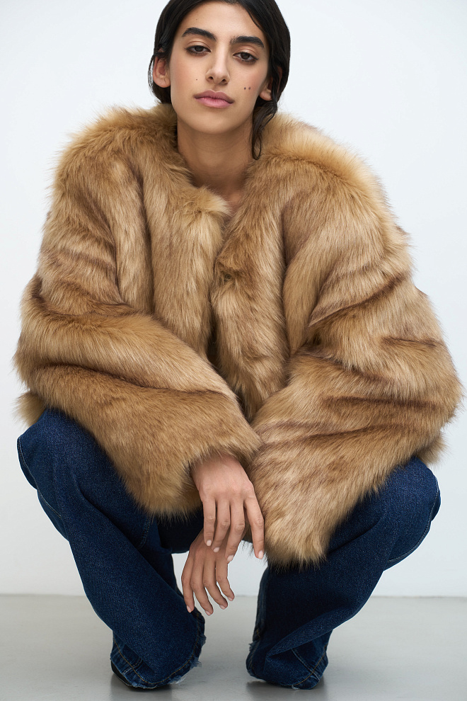 Шуба из искусственного меха