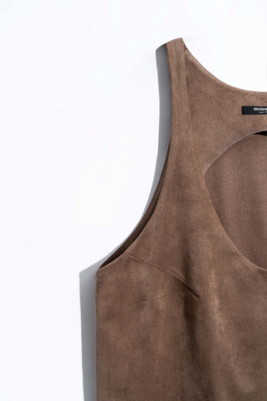 Топ с отделкой под замшу