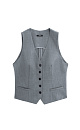 Классический жилет с имитацией карманов и v-образным вырезом. Застежка на пуговицы. Без подкладки.