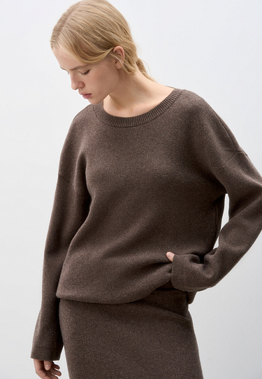 Джемпер с вырезом на спине