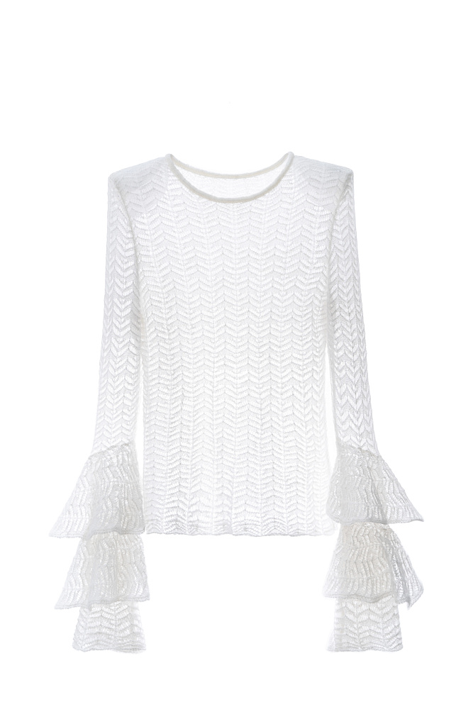 Джемпер с воланами на рукавах