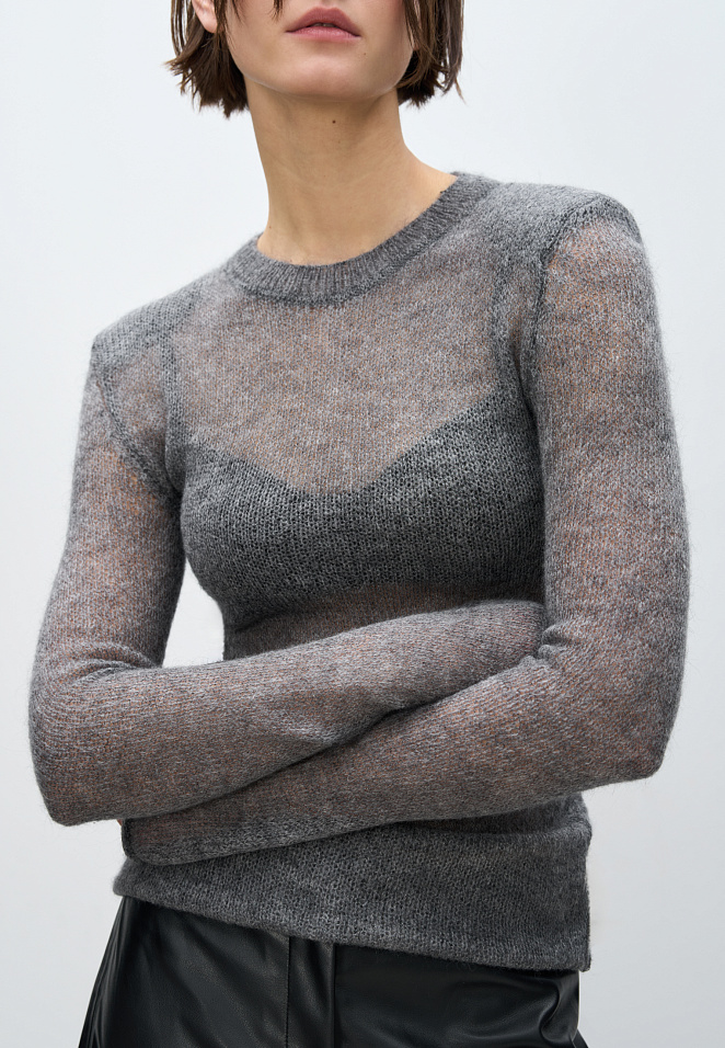 Мохеровый джемпер с плечиками