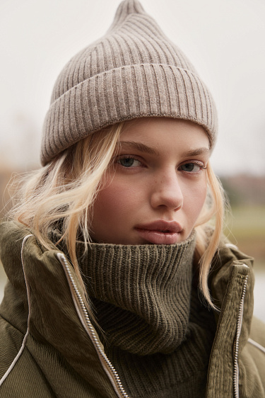 Шапка из кашемира и шерсти 