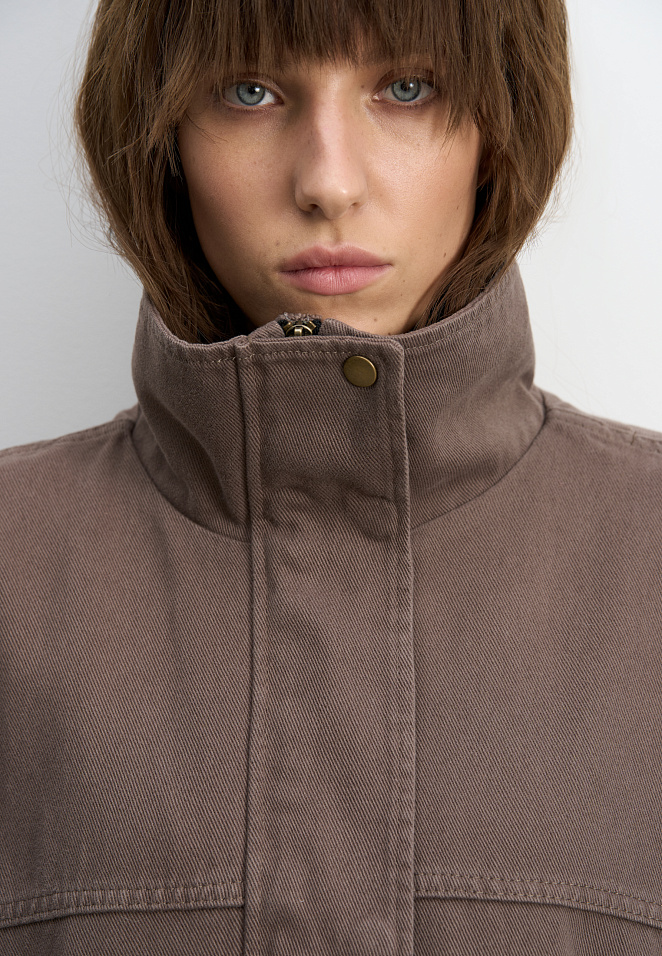 Джинсовая куртка с воротником-стойкой