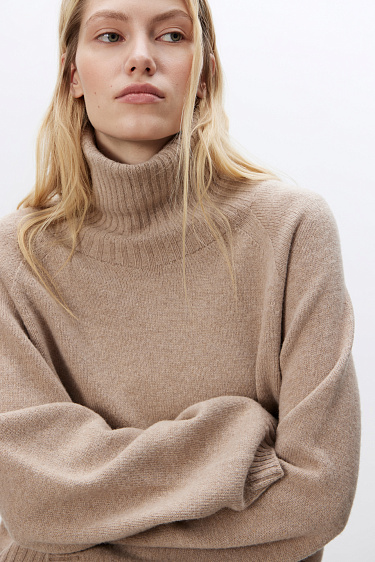 Джемпер с сердечком на спине