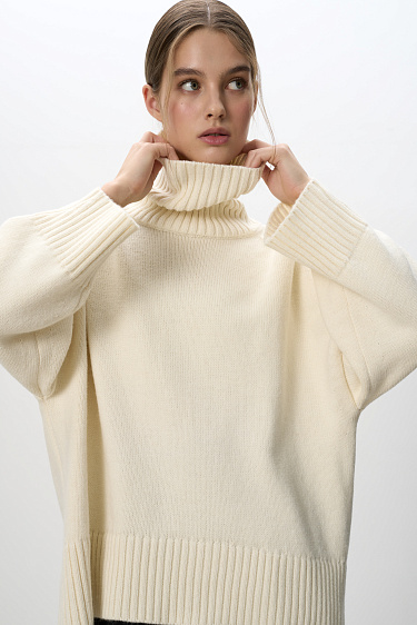 Объемный джемпер из шерсти альпака