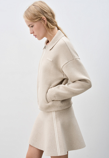 Трикотажный бомбер на молнии