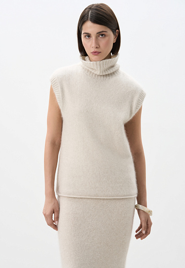 Трикотажный жилет из пуха лисы