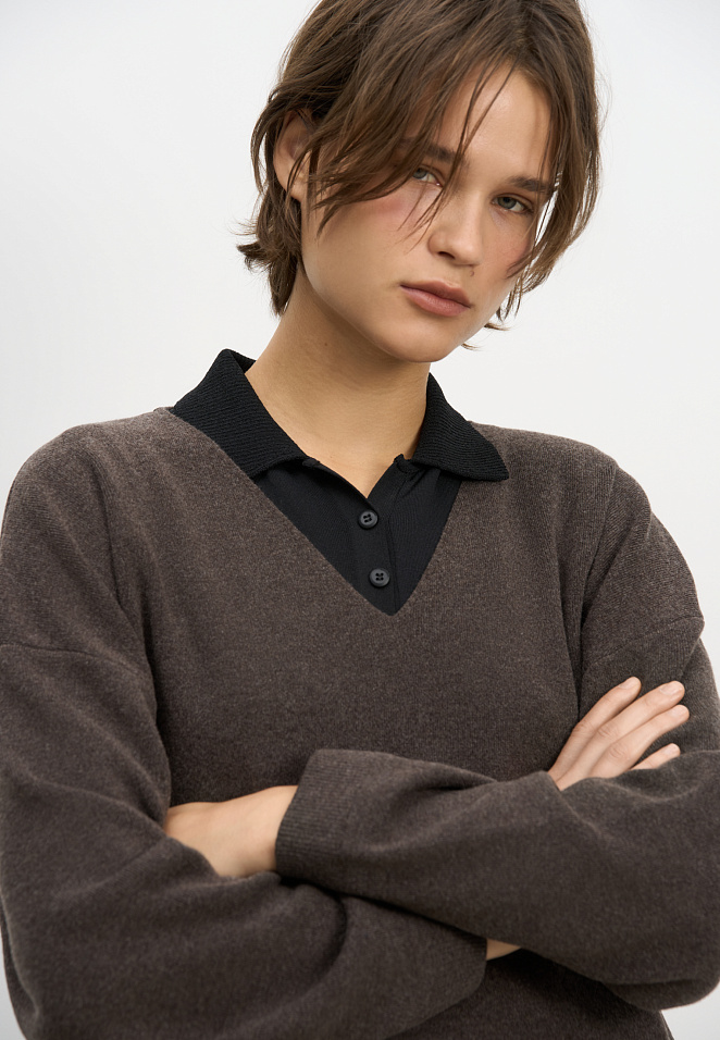 Джемпер с V-образным вырезом 