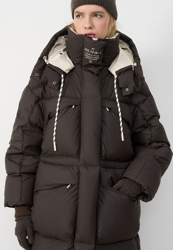 Объемный пуховик с большими карманами