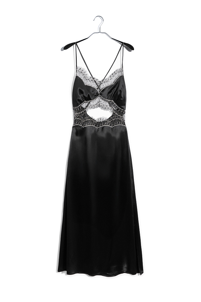 Атласное платье макси с кружевом