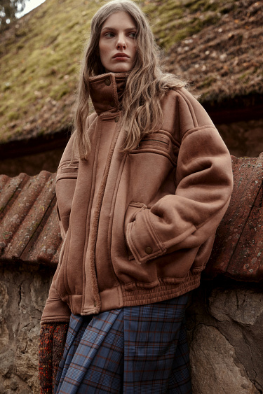 Шерстяной бомбер с воротником-стойкой