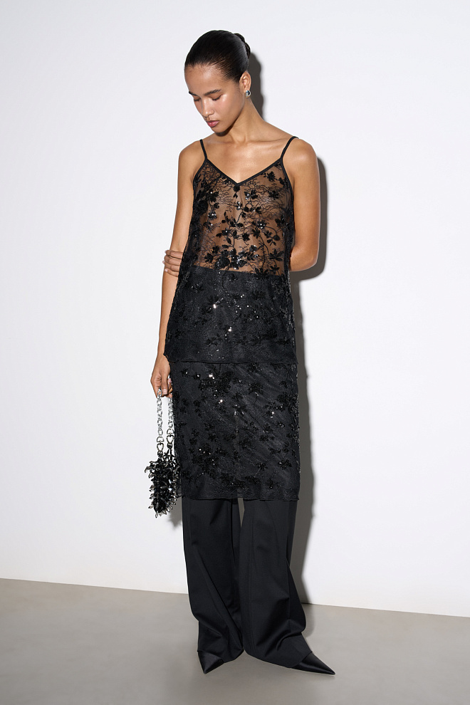 Кружевной топ с пайетками