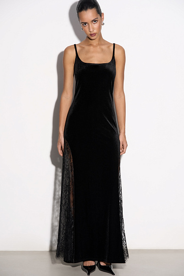 Бархатное платье макси с кружевом