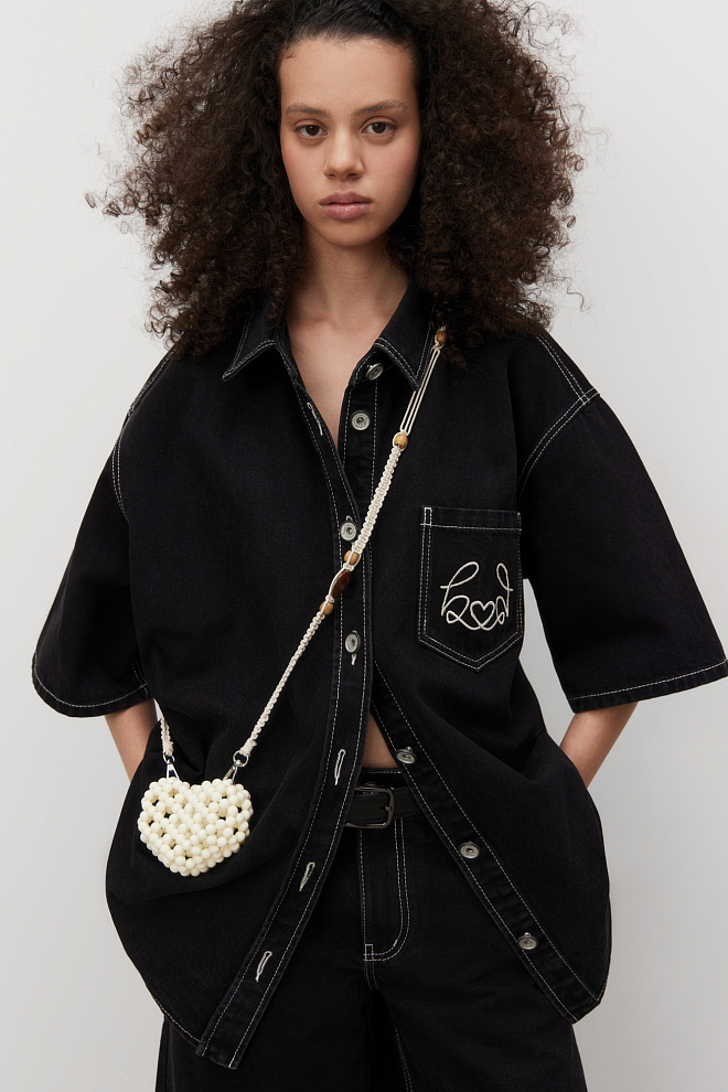 Джинсовая рубашка с вышивкой