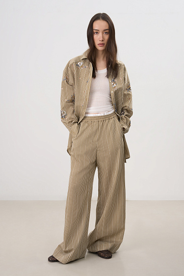 Рубашка, расшитая пайетками