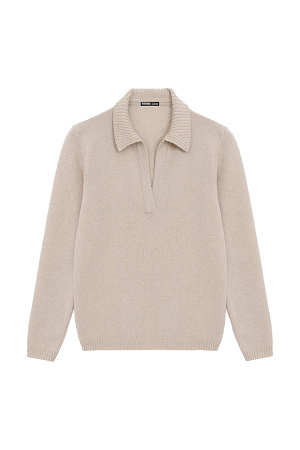 бежевый Трикотажный джемпер с воротником-поло из 100% кашемира. Модель свободного силуэта, края изделия выполнены в рубчик. 