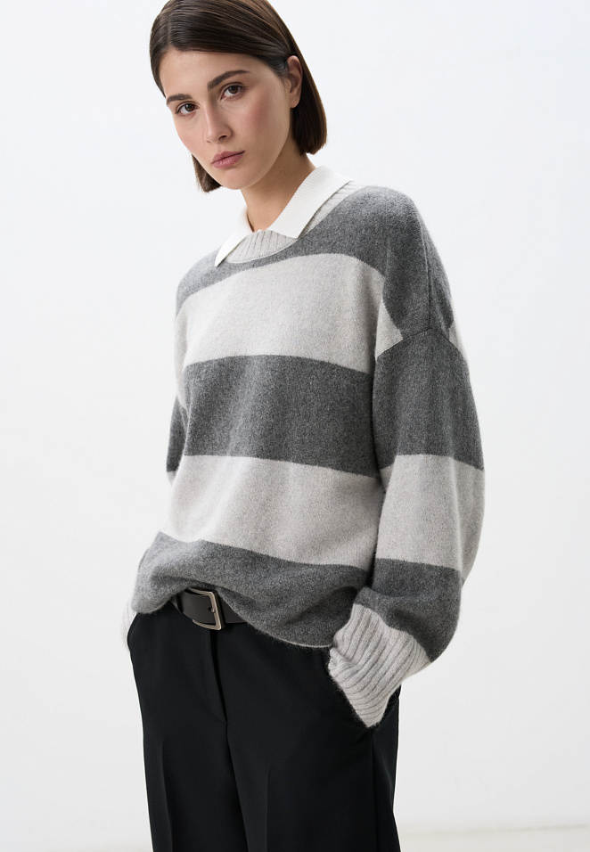 Джемпер из пуха лисы в полоску