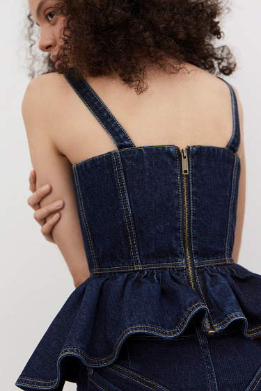 Джинсовый топ с баской