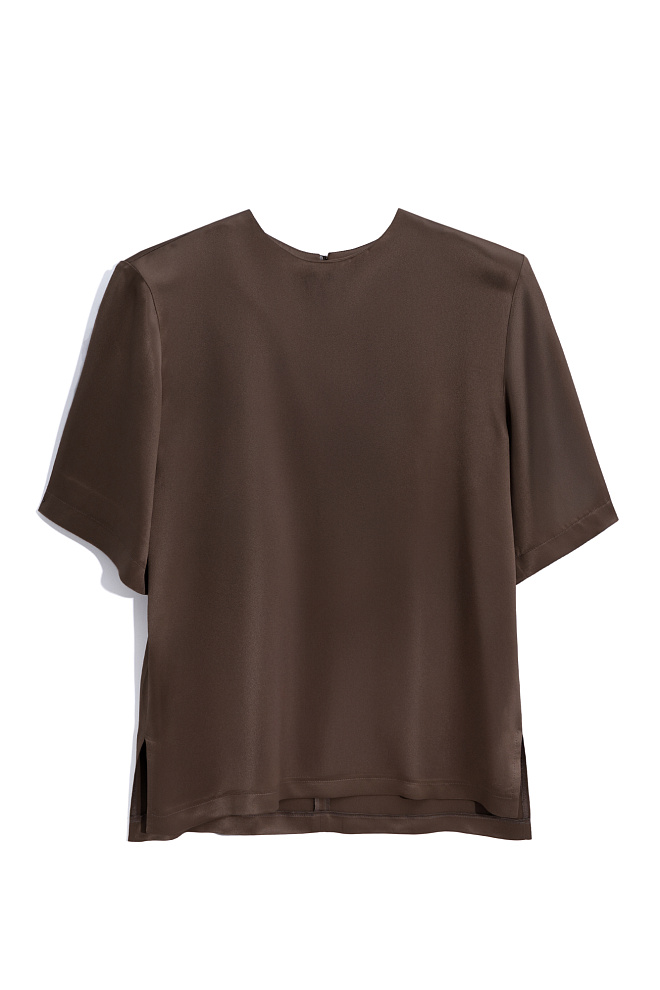 Атласная футболка с подплечниками