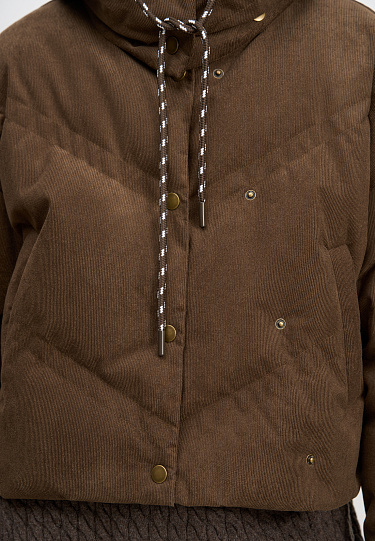 Пуховик с воротником-стойкой