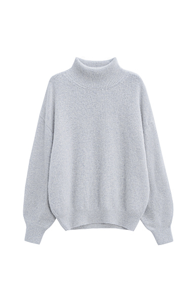 Джемпер из пуха лисы с высоким воротом