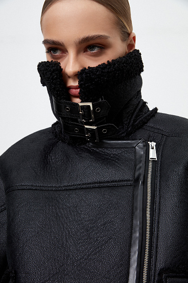 Куртка с косой застежкой на молнию