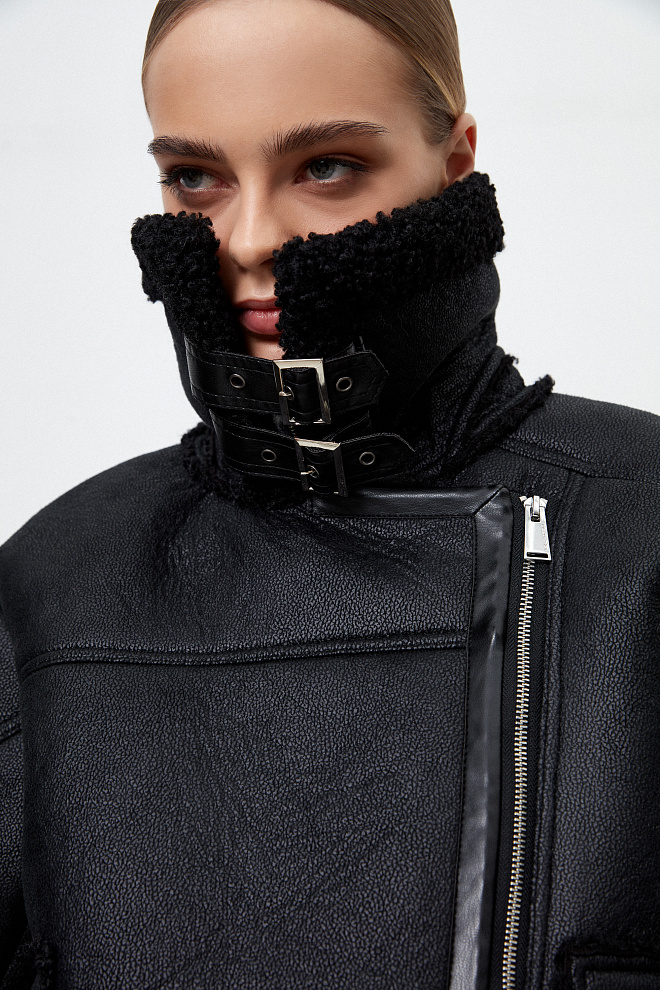 Куртка с косой застежкой на молнию