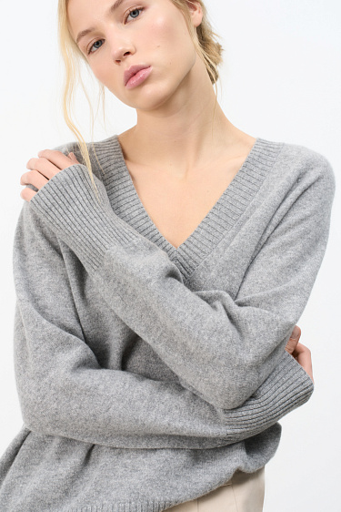 Джемпер с V-образным вырезом из 100% кашемира