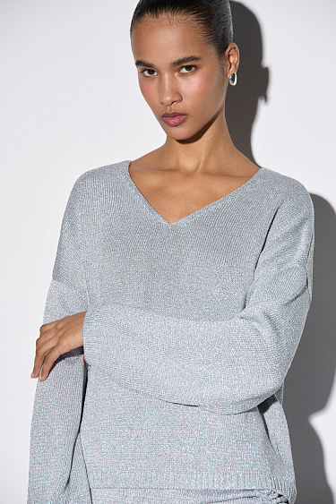 Джемпер из вискозы с люрексом и V-образным вырезом