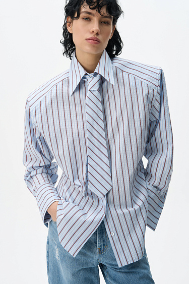 Рубашка в полоску с подплечниками