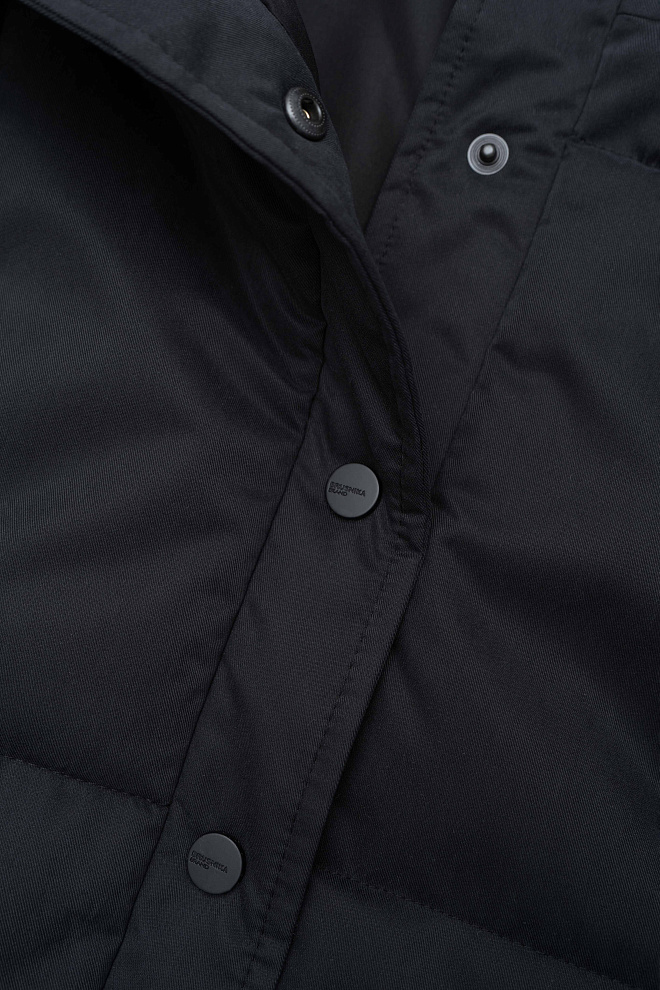 Жилет с воротником-стойкой