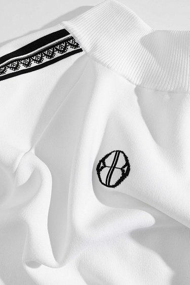 Бомбер с лампасами и кружевом