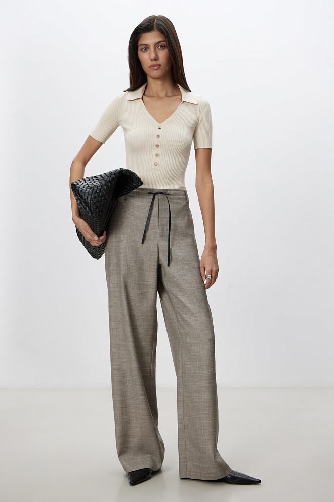 Боди с коротким рукавом и отложным воротником