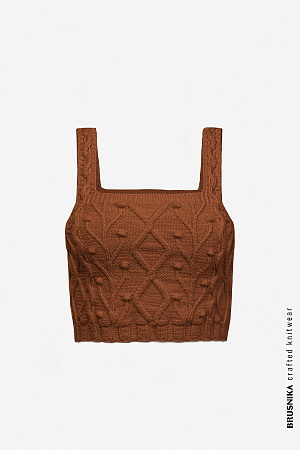 коричневый Фактурный хлопковый кроп-топ на широких лямках сочетается как с брюками, так и с юбками.