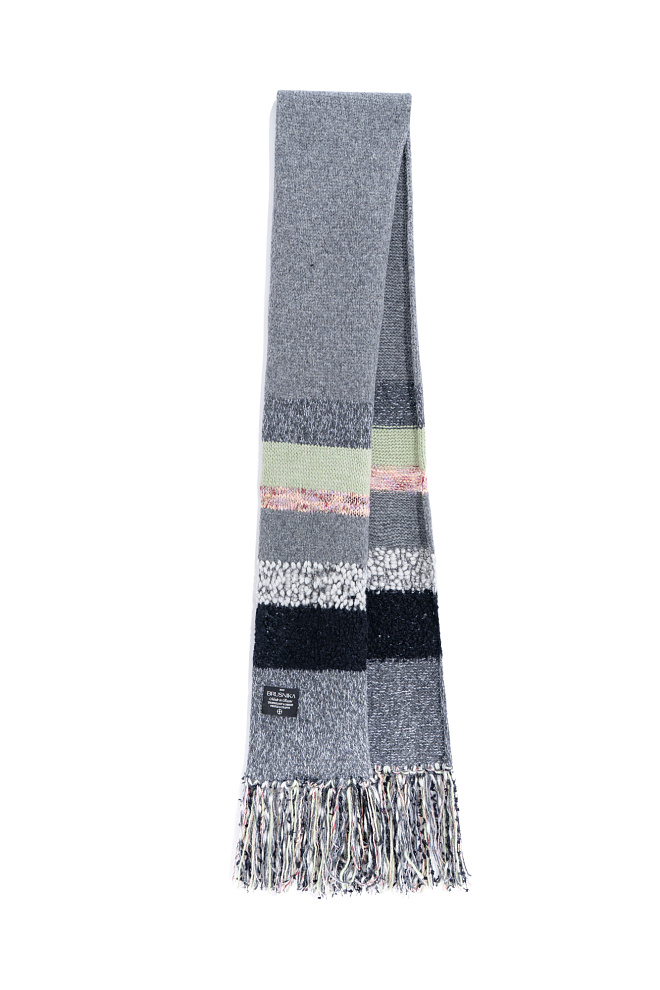 Шарф с длинной бахромой