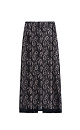 Юбка длины миди, выполненная из кружева на подкладке контрастного цвета. Модель прямого силуэта, с разрезом сзади и застежкой на молнию.